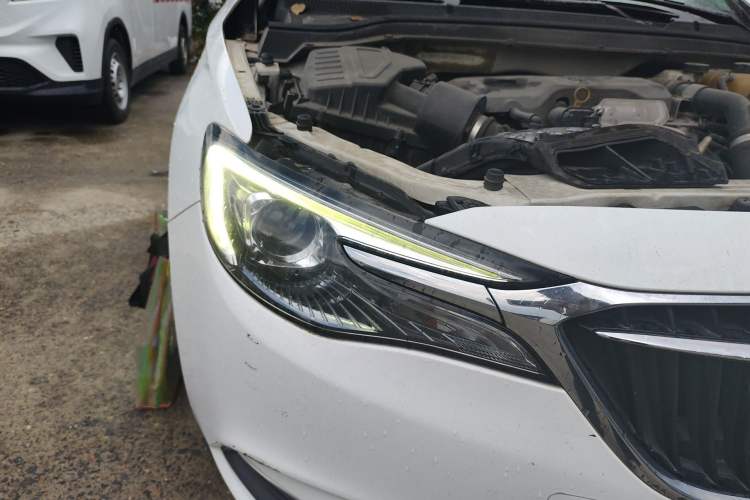 Used Buick GT 2018 15T Manual Elite Version China V Standard Right Front Headlight