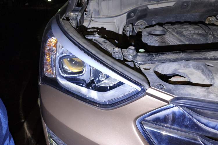 Used Hyundai Santa Fe 2013 2.4L Automatic Two-Wheel Drive Smart Version