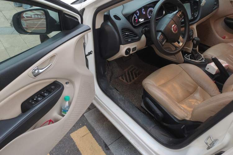 Used Fiat Viaggio 2012 1.4T Automatic Enjoyment Edition Driver Seat