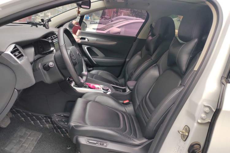 Used DS 6 2016 1.6T Luxury Edition THP160
