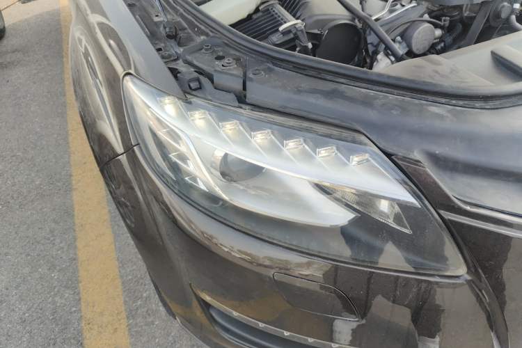 Used Audi Q7  Right Front Headlight