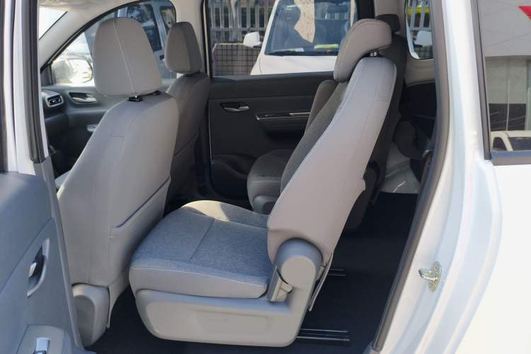 Used Wuling Hongguang New Energy 2025 Extended-Range Hybrid 50KM Comfort Version