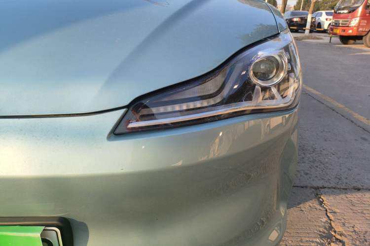 Used NETA V 2022 Chao 300 Lite Lithium Iron Phosphate Left Front Headlight