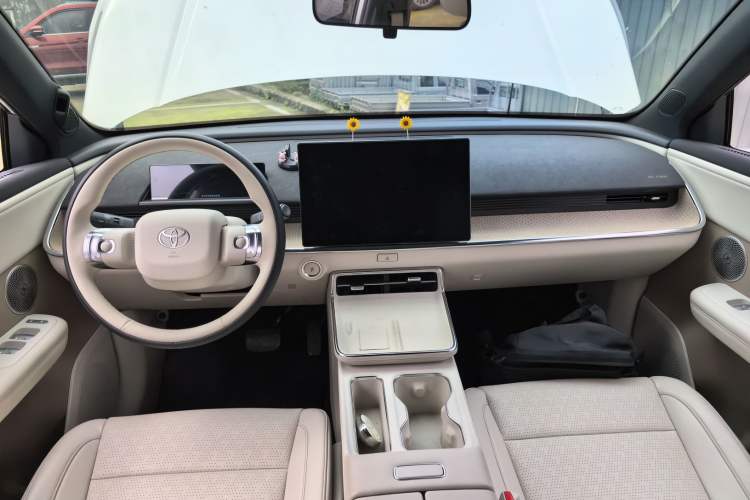 Used Toyota BZ 3X 2025 520 Pro+ Center Console