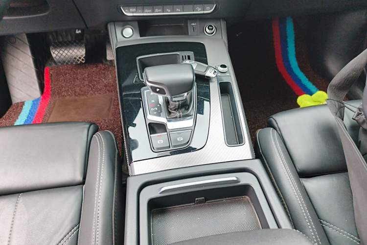 Used Audi Q5L 2022 Updated 40T Luxury Dynamic Edition Gear Lever