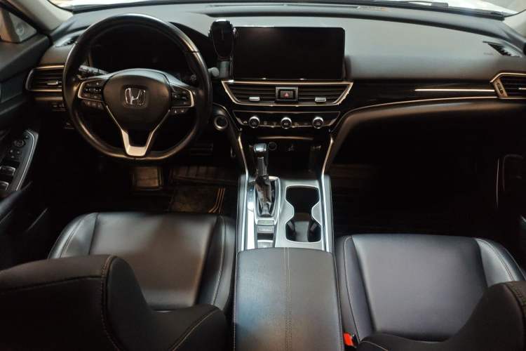 Used Honda Accord 2022 260TURBO Phantom Night · Prestige Edition Center Console