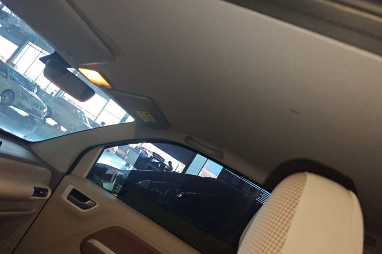 Used Wuling Hongguang MINIEV 2024 3rd Generation 215km Advanced Version Headliner