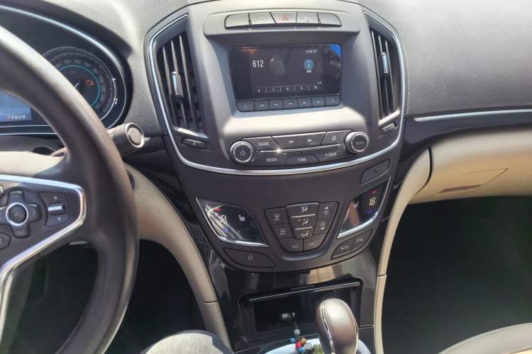 Used Buick Regal 2014 2.0L Leading Fashion Edition