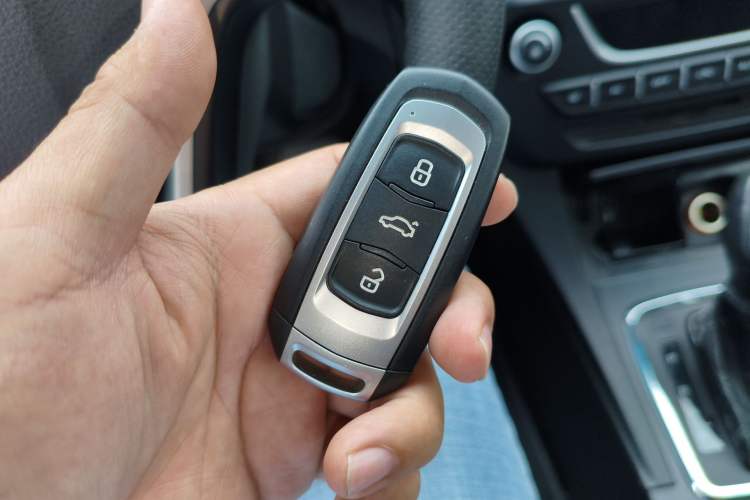 Used Geely Auto Emgrand 2017 Sedan Million Edition 1.5L CVT Upward Connectivity Version