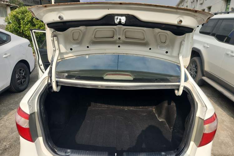 Used Kia K2 2012 Sedan 1.4L MT GLS Commemorative Edition