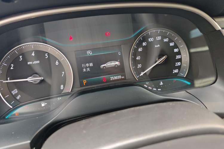 Used Buick GT 2017 15N Automatic Elite Version Odometer Close Up