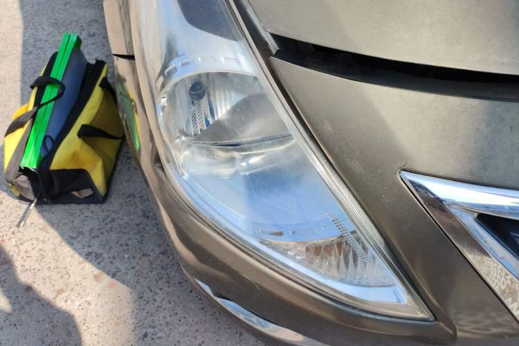 Used Nissan Sunny 2014 1.5XE Manual Elite Edition Right Front Headlight