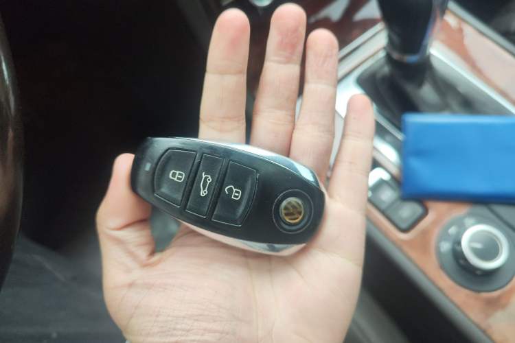 Used Volkswagen Touareg 2011 3.0 TDI Diesel Standard Version Vehicle Key