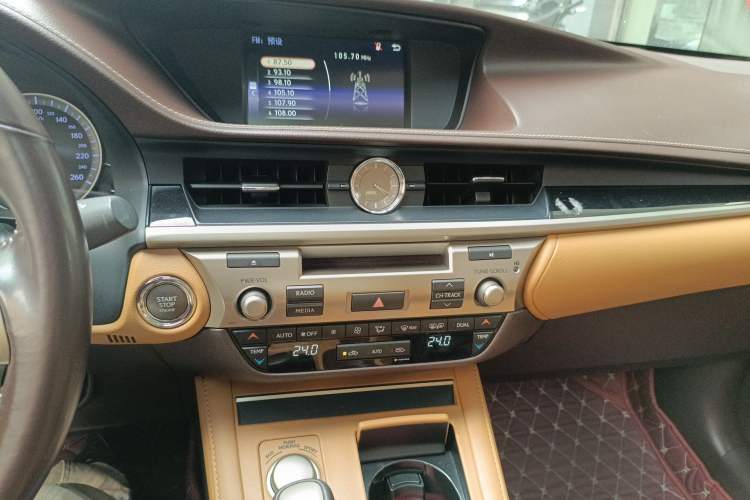 Used Lexus ES 2017 200 30th Anniversary Edition Audio And AC Panel