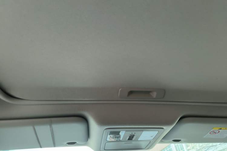 Used Nissan Tiida 2021 1.6L CVT Cool Edition Headliner
