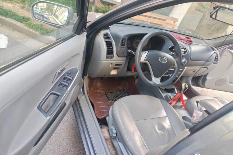 Used Soueast V3 Lingyue 2010 Revised Version 1.5L Manual Luxury Edition Driver Seat