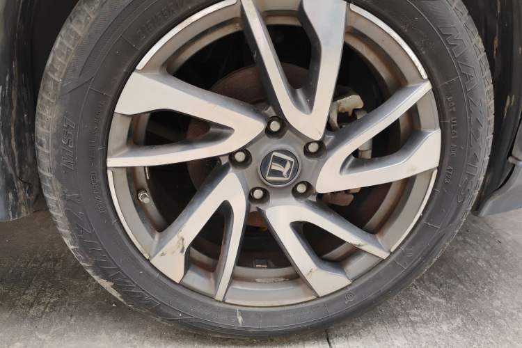 Used Luxgen U5 SUV 2017 1.6L CVT Jazz Edition Right Front Wheel Hub