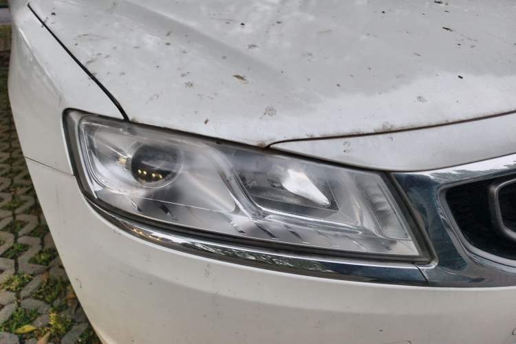 Used Geely Auto Emgrand GT 2015 1.8T Flagship Model Right Front Headlight