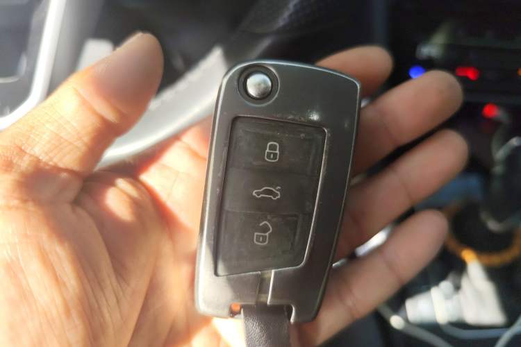 Used Volkswagen Tharu 2023 300TSI Two-Wheel-Drive Full Moon Edition
