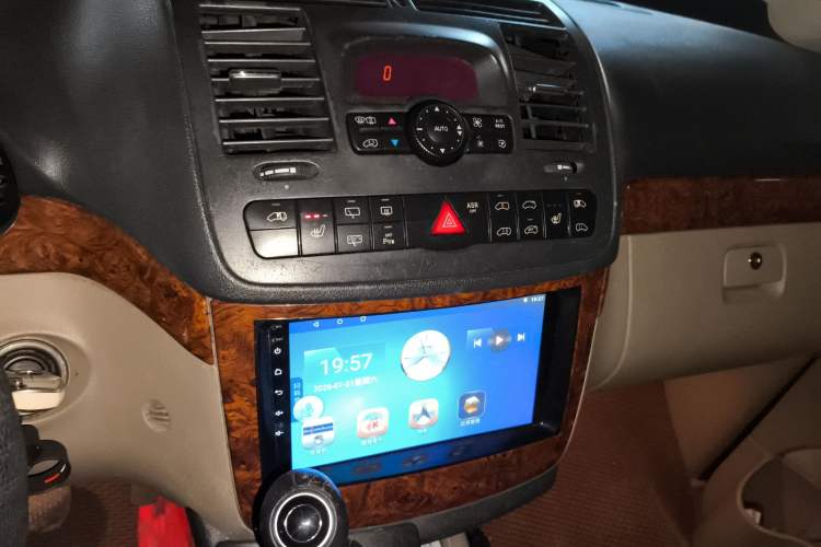 Used Mercedes-Benz Viano 2011 2.5L Navigator Edition
