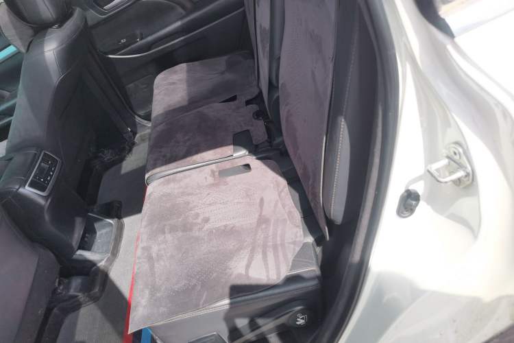 Used Toyota Highlander 2018 2.0T Four-Wheel Drive Luxury Edition 7 Seats China V Emission Standard Left Rear Seat