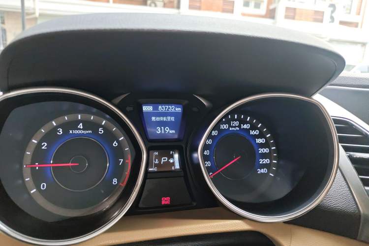 Used Hyundai Elantra (5th Generation / Langdong) 2012 1.6L Automatic Prestige Model
