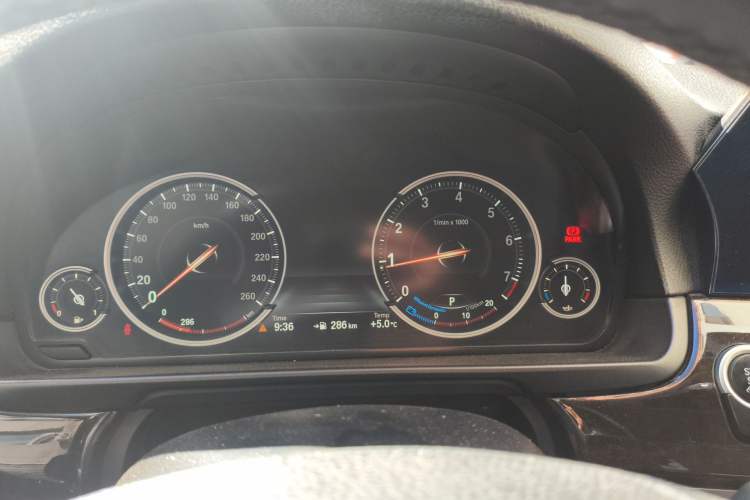 Used BMW 5 Series 2014 525Li Leading Model
