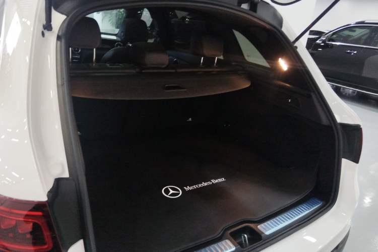 Used Mercedes-Benz GLC 2020 GLC 260 L 4MATIC Dynamic Model
