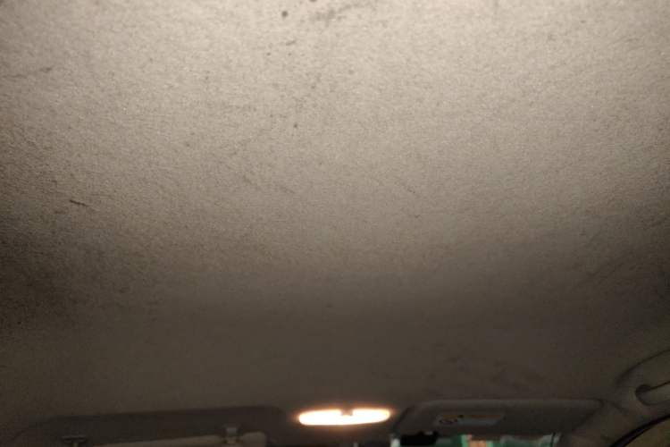 Used Venucia R50 2014 1.6L Manual Splendid Edition