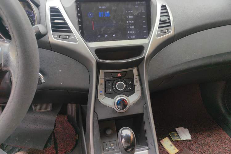 Used Hyundai Elantra (5th Generation / Langdong) 2016 1.6L Automatic Smart Version
