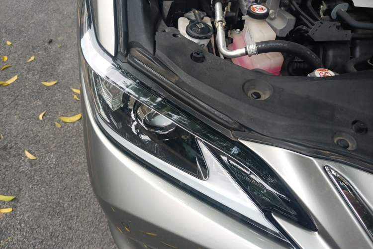 Used Lexus ES 2020 300h Premier Edition