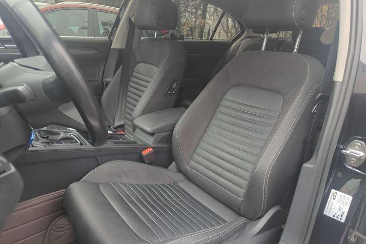 Used Volkswagen Magotan 2020 330TSI DSG Leading Model Left Front Seat