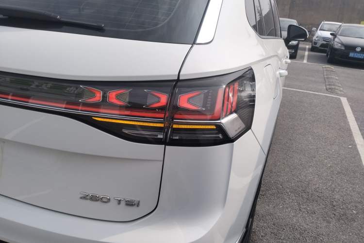 Used Volkswagen Tayron 2023 280TSI Two-Wheel-Drive Luxury Plus Advanced Version Right Rear Taillight