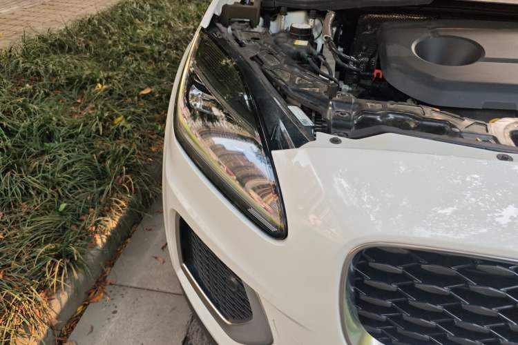 Used Jaguar E-PACE 2024 All-New R-DYNAMIC S Sport Edition Right Front Headlight