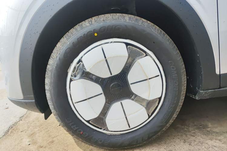 Used Geely Galaxy Geome 2026 Model 310km Youth Edition Left Front Wheel Hub