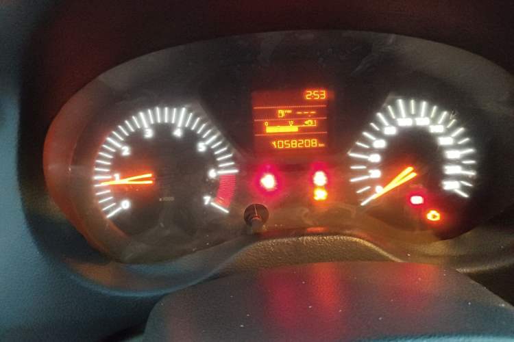 Used Citroen Elysee 2015 Zhishang Edition 1.6L Manual Fashion Model