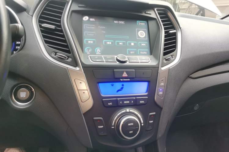 Used Hyundai Santa Fe 2013 2.4L Automatic Two-Wheel Drive Smart Version
