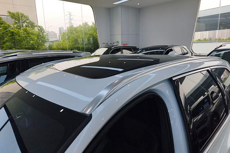 Used Volvo XC60 2018 T4 Zhiyi Edition Roof