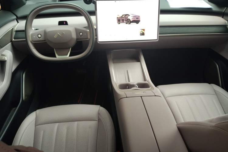 Used ONVO L60 2024 60 kWh Rear-Drive Version