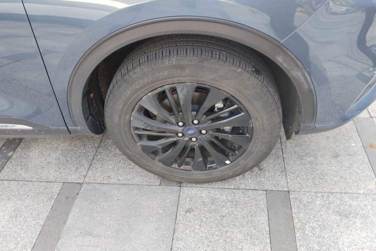 Used Ford Escape 2024 EcoBoost 245 Two-Wheel-Drive Titanium Edition
