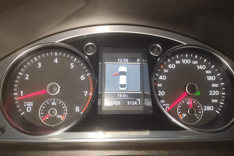 Used Volkswagen FAW-Volkswagen CC 2013 2.0 TSI Ultimate Model Instrument Cluster