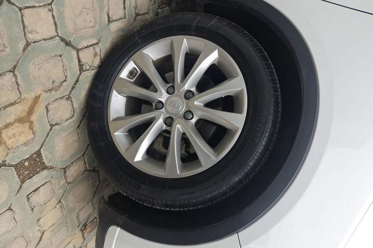 Used Geely Auto Emgrand GS 2017 Elegant Edition 1.3T Automatic Smart Connectivity Model