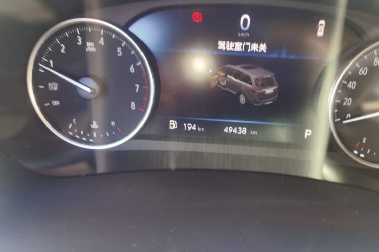 Used Buick GL8 2023 Land Executive Class Smart Enjoyment Model Odometer Close Up