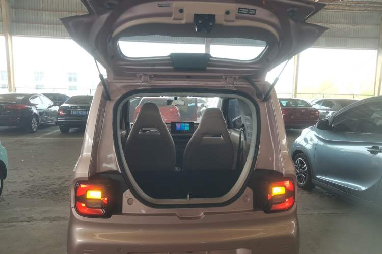 Used Geely Galaxy Panda 2023 Panda Mini 200km Endurance Bear Trunk