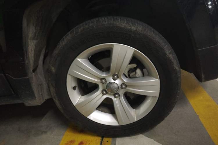 Used Jeep Patriot 2013 2.4 Sport Edition Right Front Wheel Hub