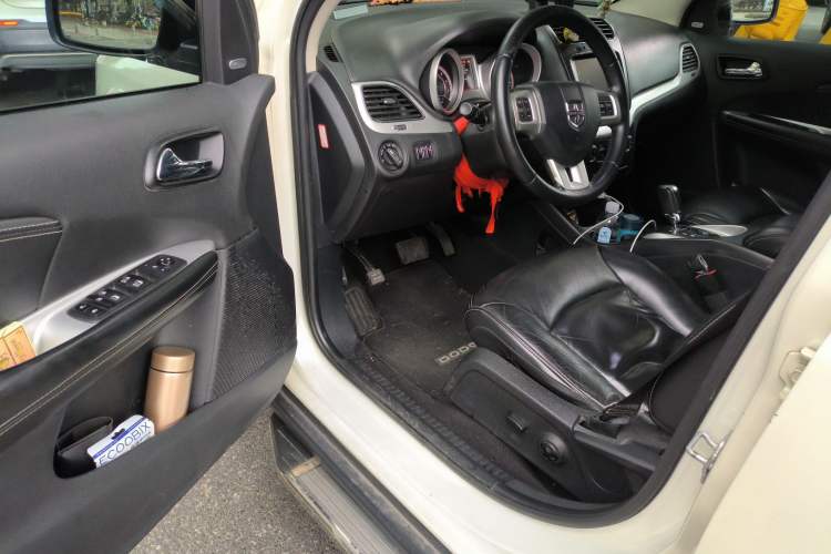 Used Dodge Journey 2013 2.4L Two-Wheel Drive Luxury Version