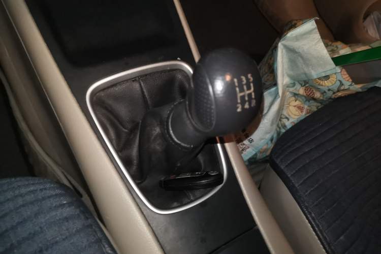 Used Nissan Tiida 2011 1.6L Manual Smart Version