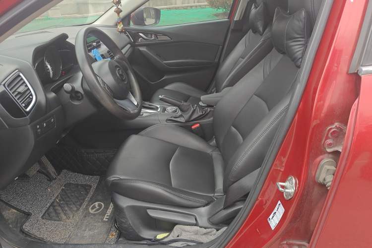 Used Mazda Mazda 3 Axela 2014 Sedan 1.5L Automatic Comfort Model
