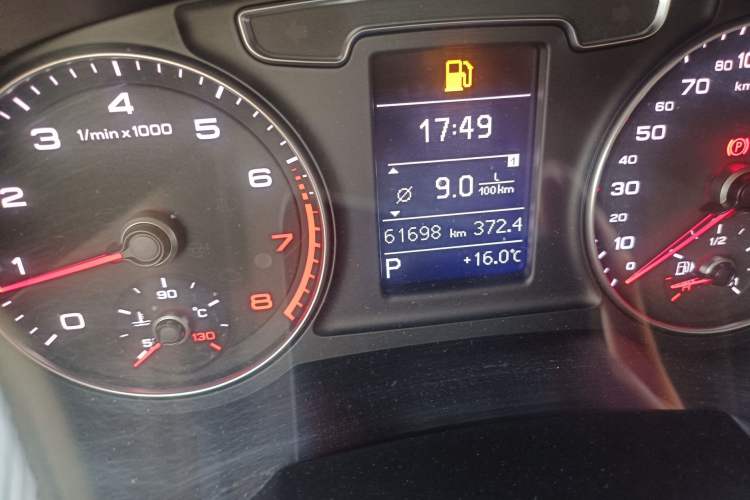 Used Audi Q3 2017 30 TFSI Fashion Model Odometer Close Up