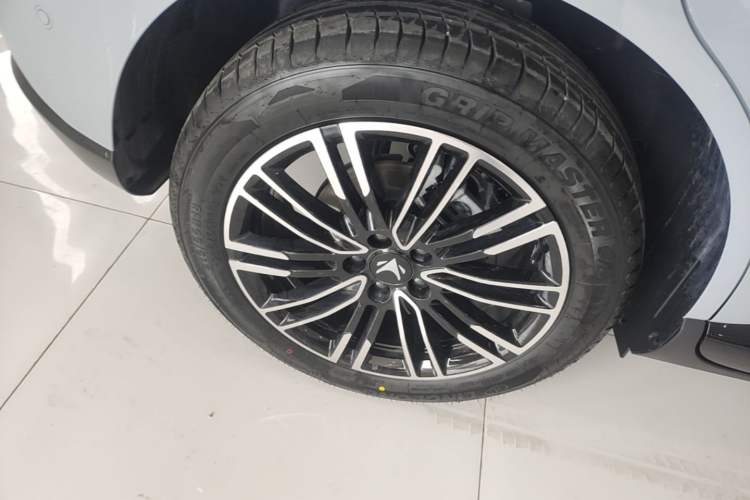 Used ARCFOX T1 2025 Model 425 MAX